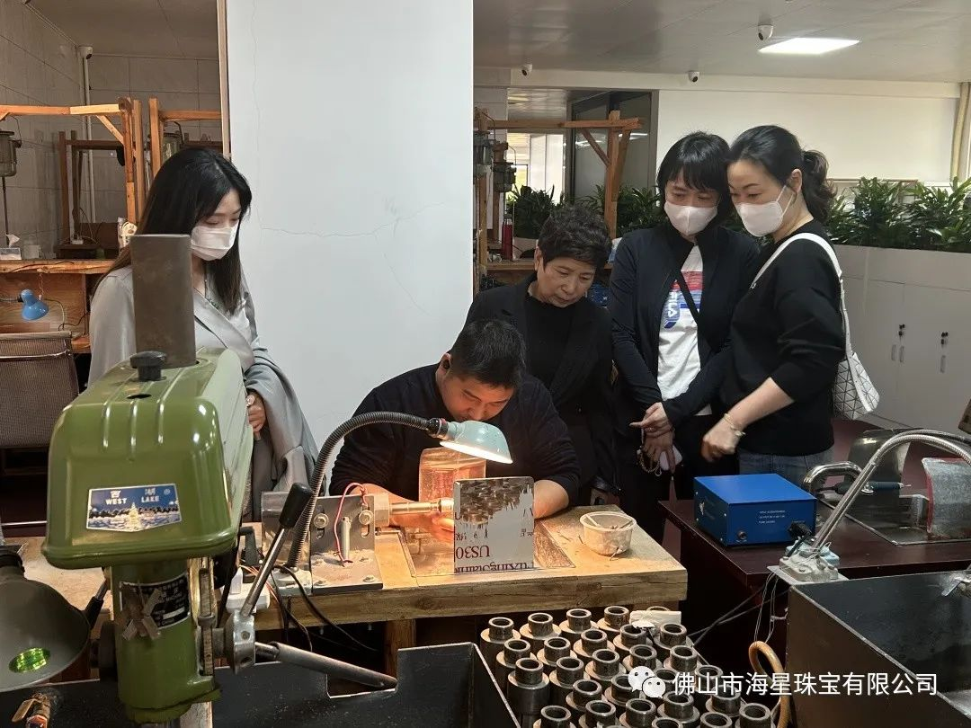 http://www.abdocument.cn/storage/upload/20230309105535c0ab368a9a1c5bdf89cd3b5183a2274e.png